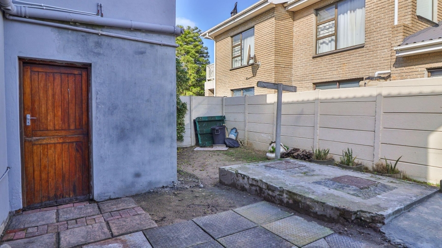 5 Bedroom Property for Sale in Kleinbaai Western Cape